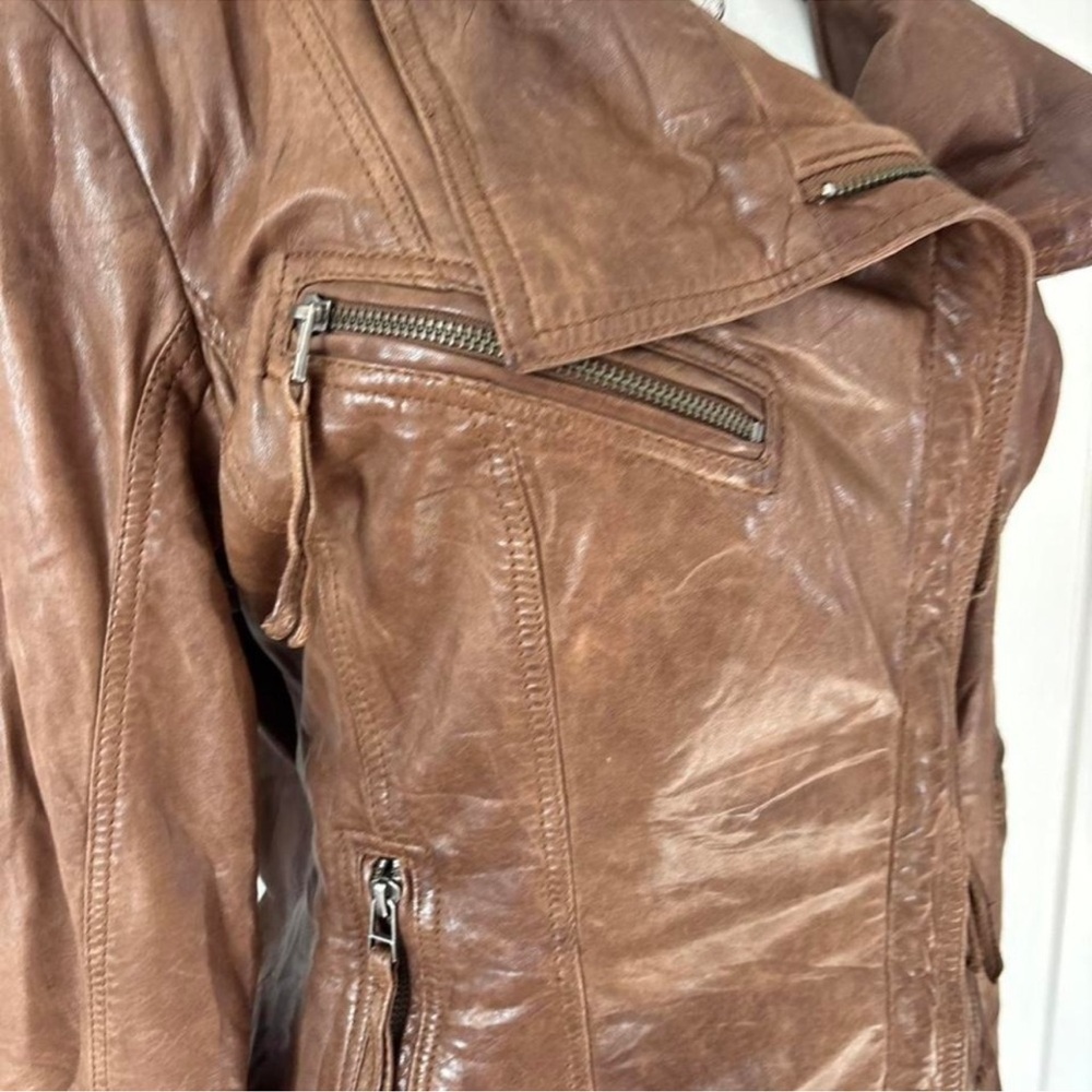 Danier Women's Tan Leather Jacket - Picture 3 of 8